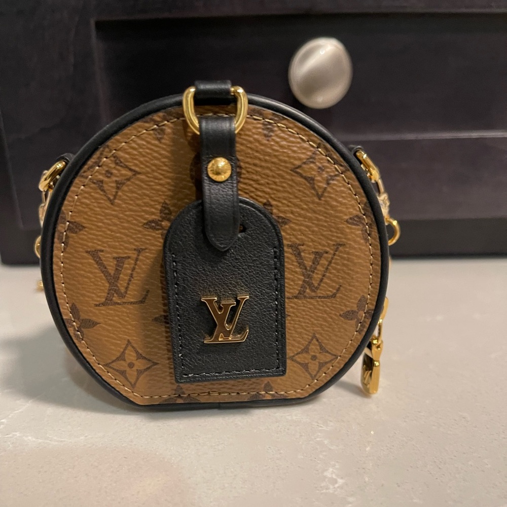 (((SOLD)))  **AUTHENTIC** 2019 Monogram Reverse Boite Chapeau Necklace